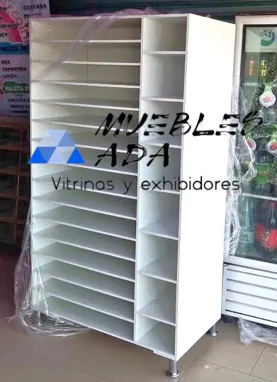 Proyecto de mobiliario comercial 03
