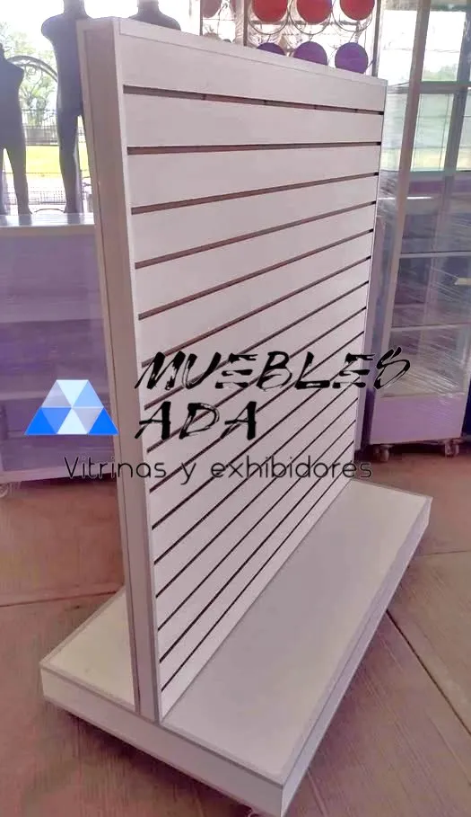 Proyecto de mobiliario comercial 08