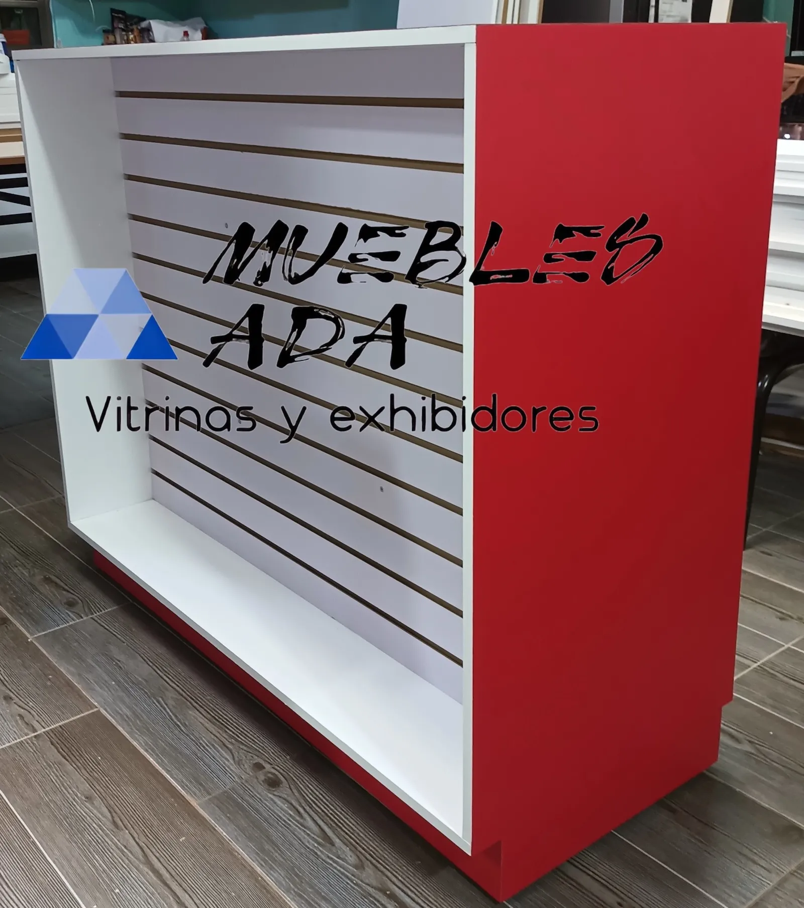 Proyecto de mobiliario comercial 24