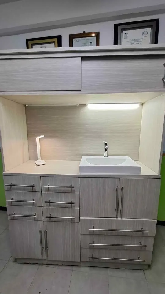 Módulos superiores y base para área de salud