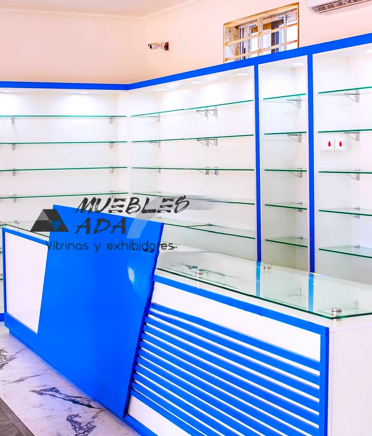 Vitrinas de farmacia modulares en color azul y blanco